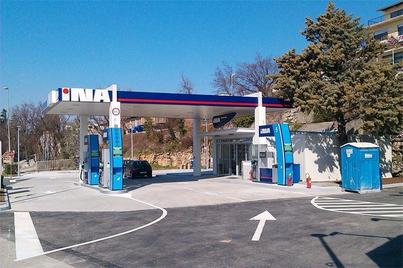 Stacja benzynowa INA