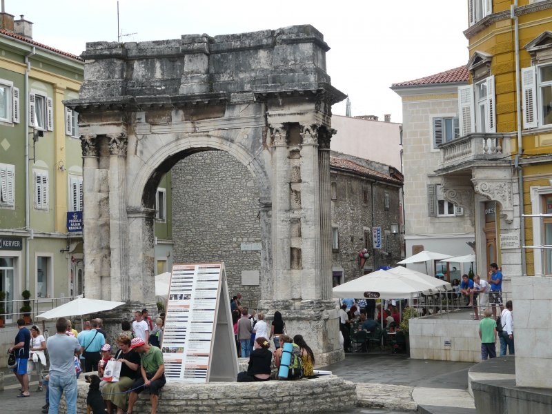 Łuk Sergiusza inaczej zwany łukiem triumfalnym