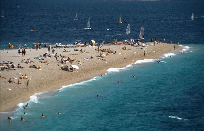 Plaża Golden Horn na wyspie Brac w Chorwacji