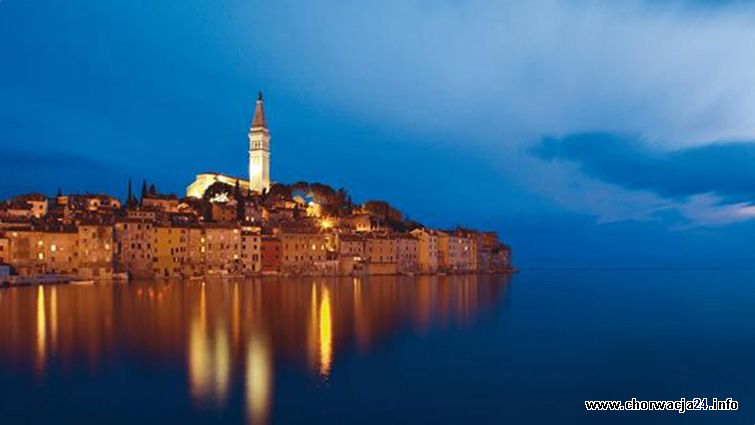 Rovinj nocą